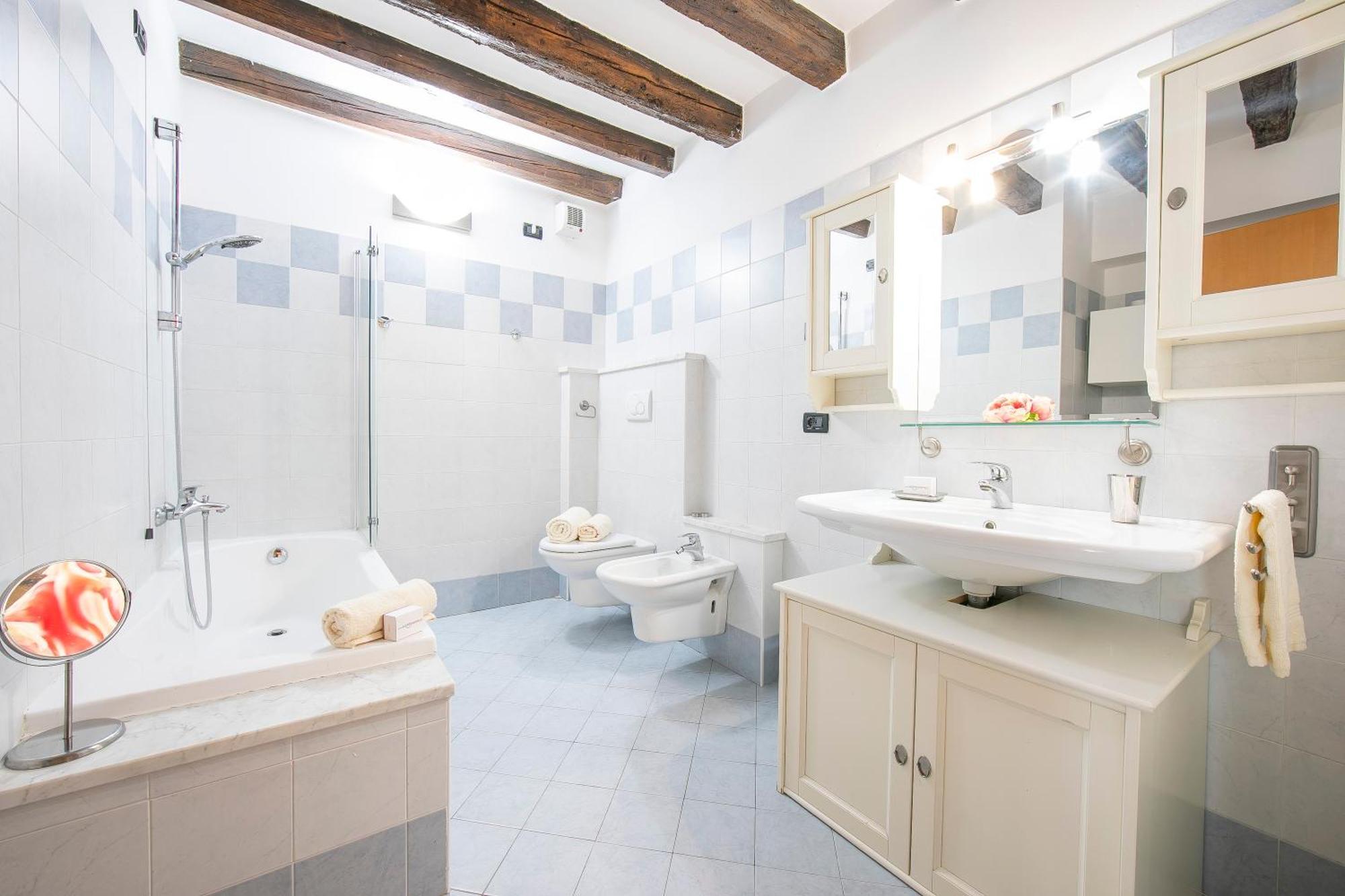 Casa Azzurra 150Mt From Lake - Happy Rentals リーヴァ・デル・ガルダ エクステリア 写真